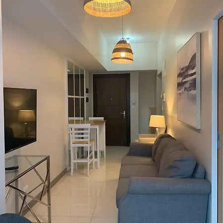 Uptown Parksuites Apartments Tower 1 Bgc By Ph Staycation Manila Exterior photo