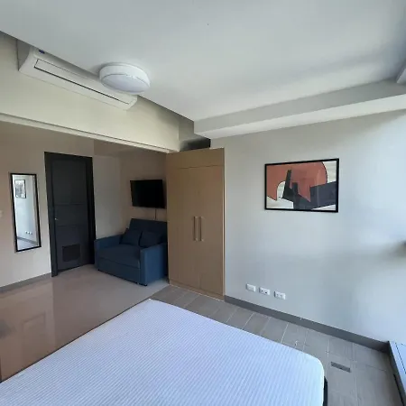 Uptown Parksuites Apartments Tower 1 Bgc By Ph Staycation Manila Exterior photo