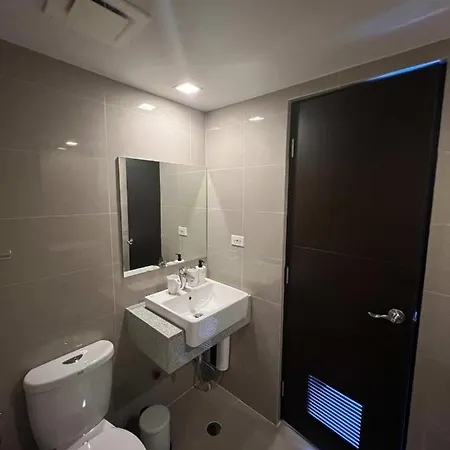Uptown Parksuites Apartments Tower 1 Bgc By Ph Staycation Manila Exterior photo
