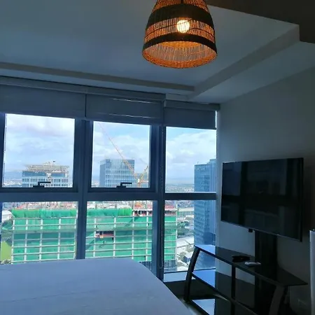Uptown Parksuites Apartments Tower 1 Bgc By Ph Staycation Manila Exterior photo