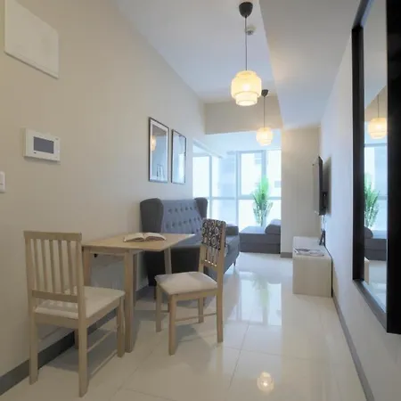 Uptown Parksuites Apartments Tower 1 Bgc By Ph Staycation Manila Exterior photo
