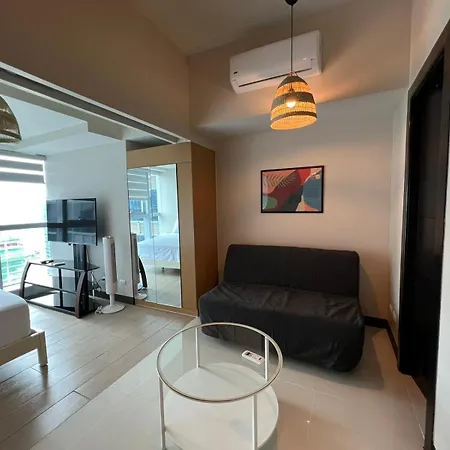 Uptown Parksuites Apartments Tower 1 Bgc By Ph Staycation Manila Exterior photo