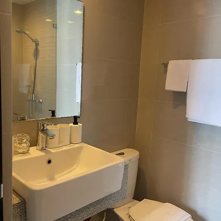 Uptown Parksuites Apartments Tower 1 Bgc By Ph Staycation Manila Exterior photo