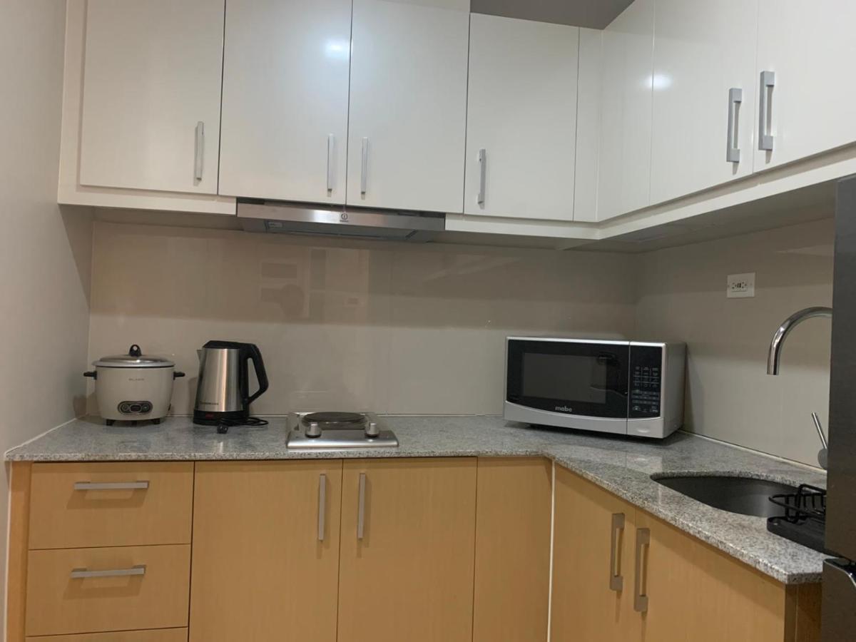 Uptown Parksuites Tower 1 Bgc By Ph Staycation Apartment Manila