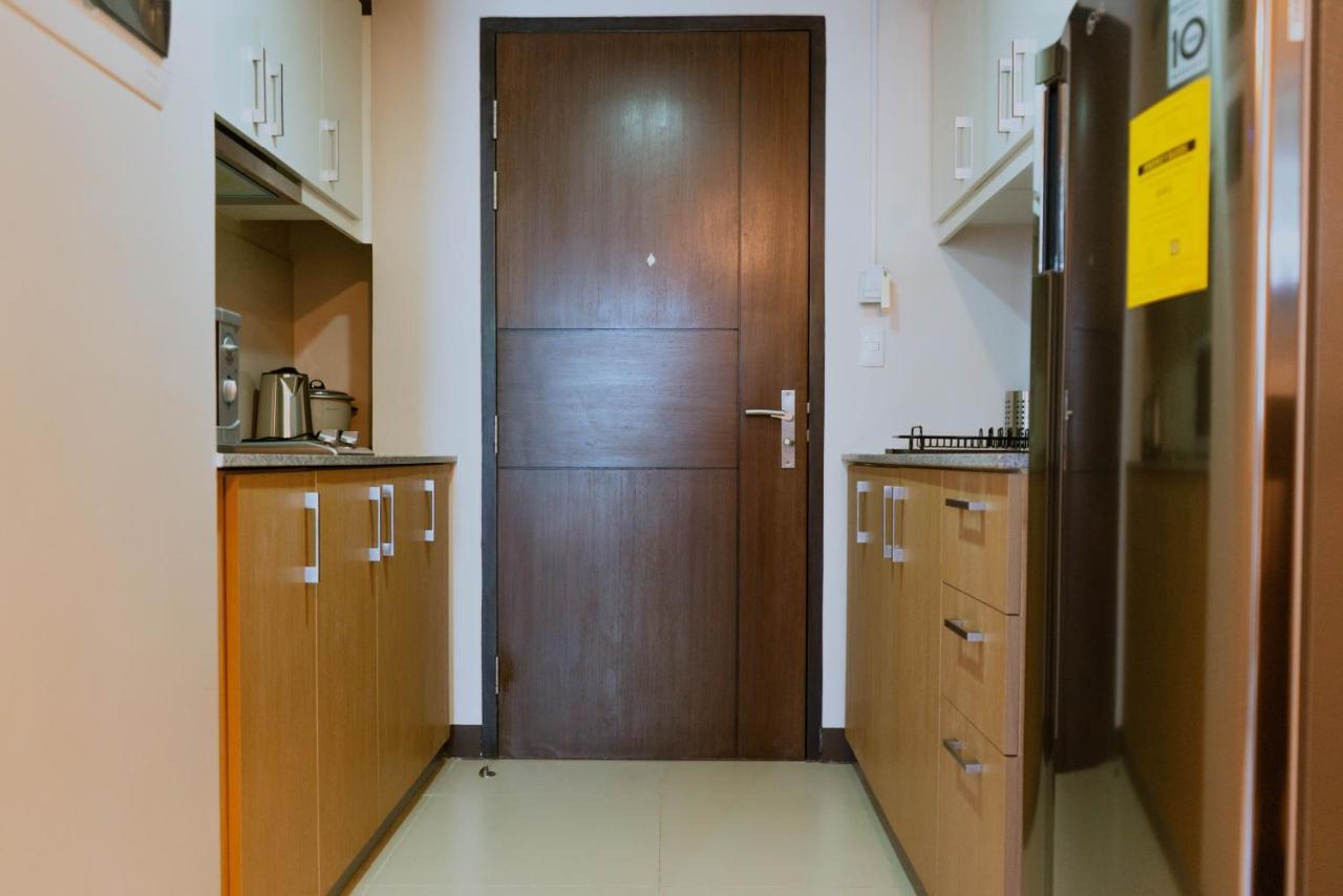 Apartment Uptown Parksuites Tower 1 Bgc By Ph Staycation Manila
