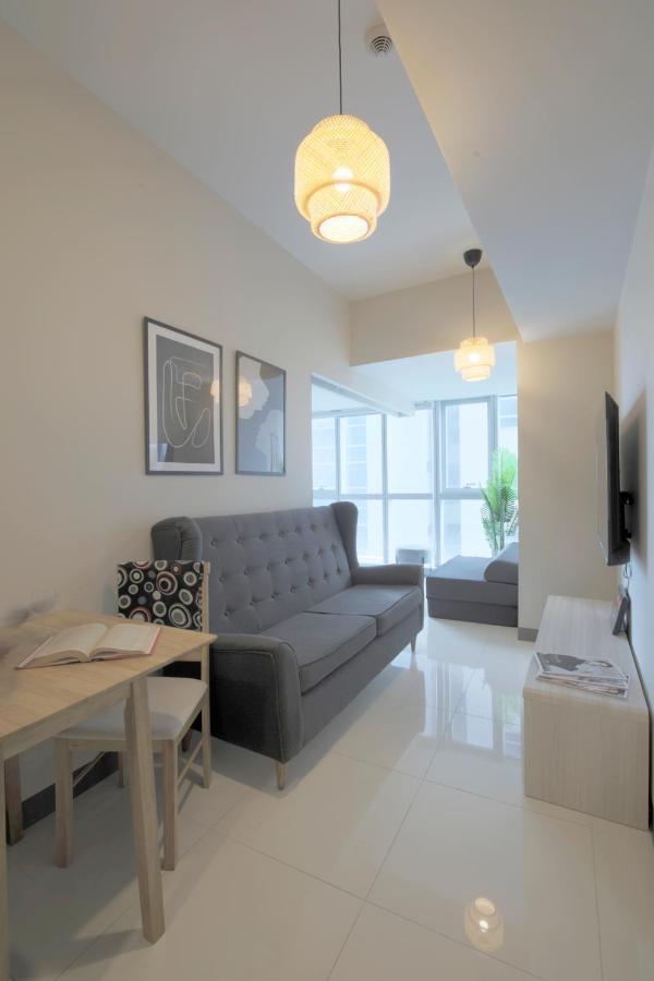 Apartment Uptown Parksuites Tower 1 Bgc By Ph Staycation *