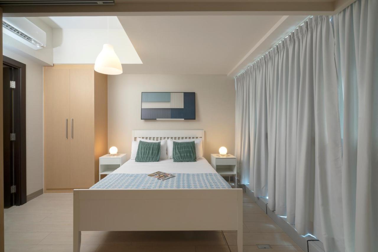 Uptown Parksuites Tower 1 Bgc By Ph Staycation Manila