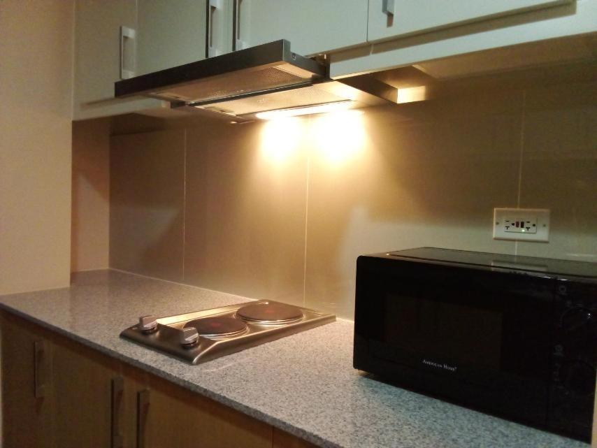 Uptown Parksuites Tower 1 Bgc By Ph Staycation Apartment