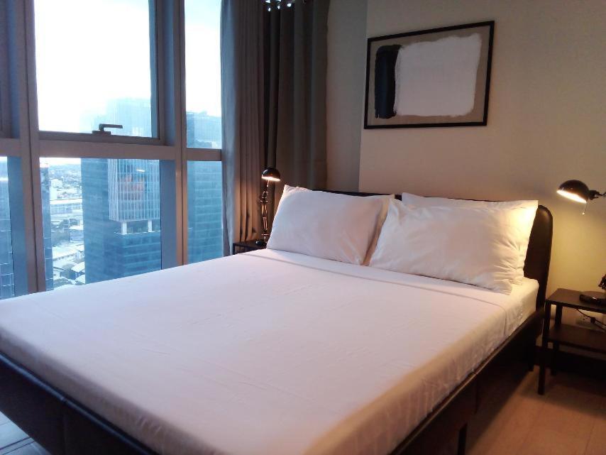 Apartment Uptown Parksuites Tower 1 Bgc By Ph Staycation *