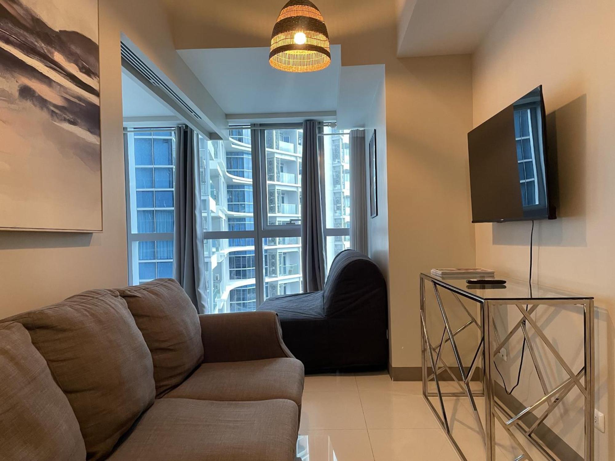 Uptown Parksuites Tower 1 Bgc By Ph Staycation *