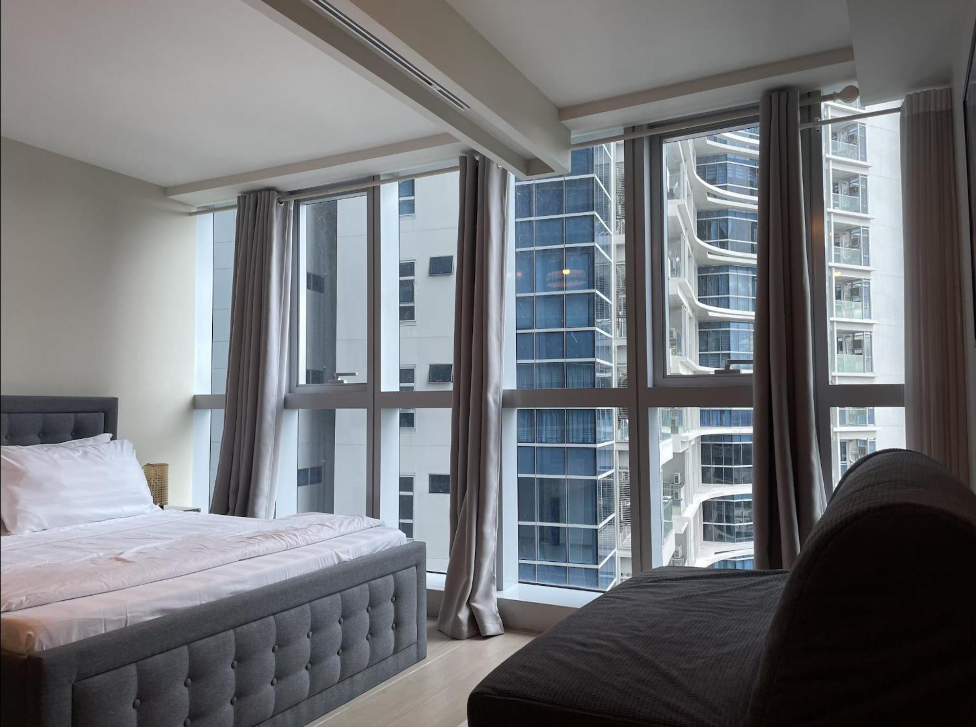 Apartment Uptown Parksuites Tower 1 Bgc By Ph Staycation Manila